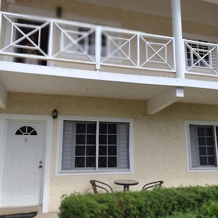 Club Caribbean Apartments Рънауей Бей Екстериор снимка