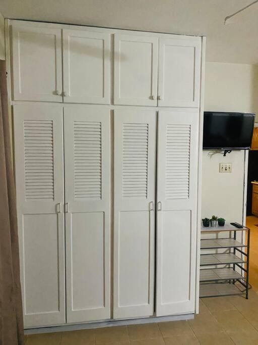 Club Caribbean Apartments Рънауей Бей Екстериор снимка