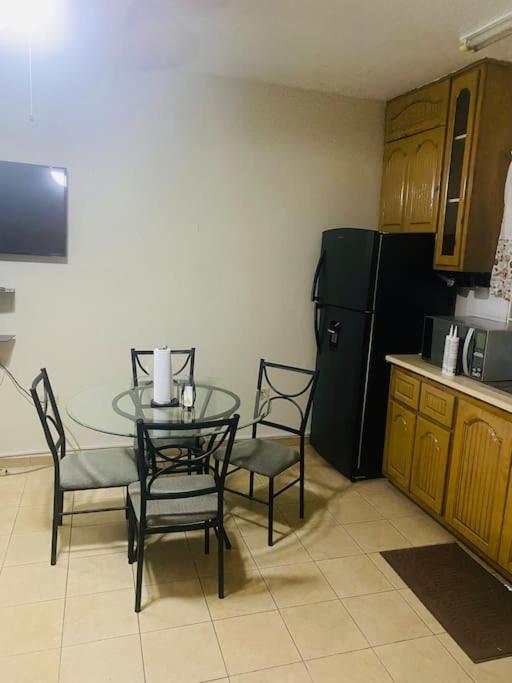 Club Caribbean Apartments Рънауей Бей Екстериор снимка